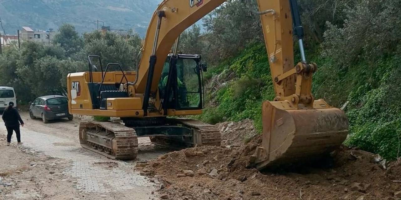 Hatay Büyükşehir Belediyesi, Altyapısı Tamamlanan Yolları Yeniliyor