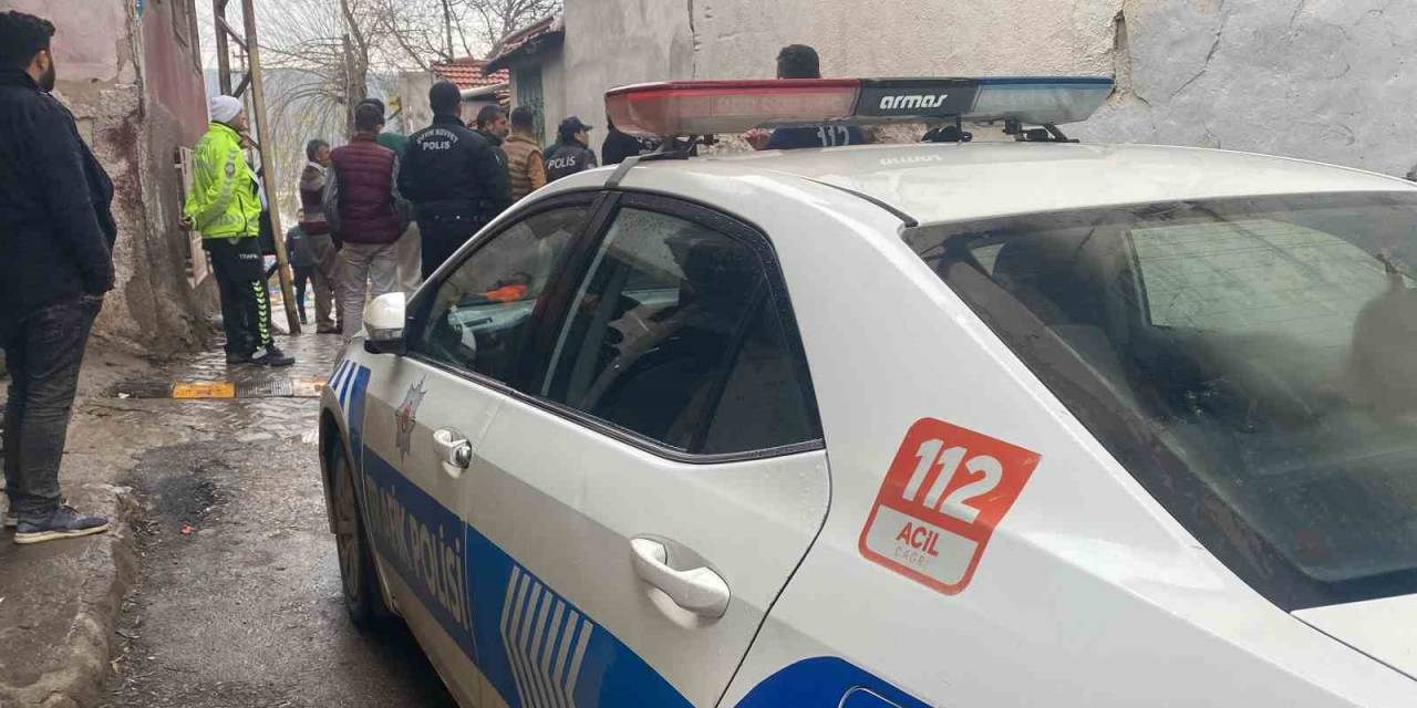 Alacak Verecek Kavgası Mahalleyi Karıştırdı: 7 Gözaltı