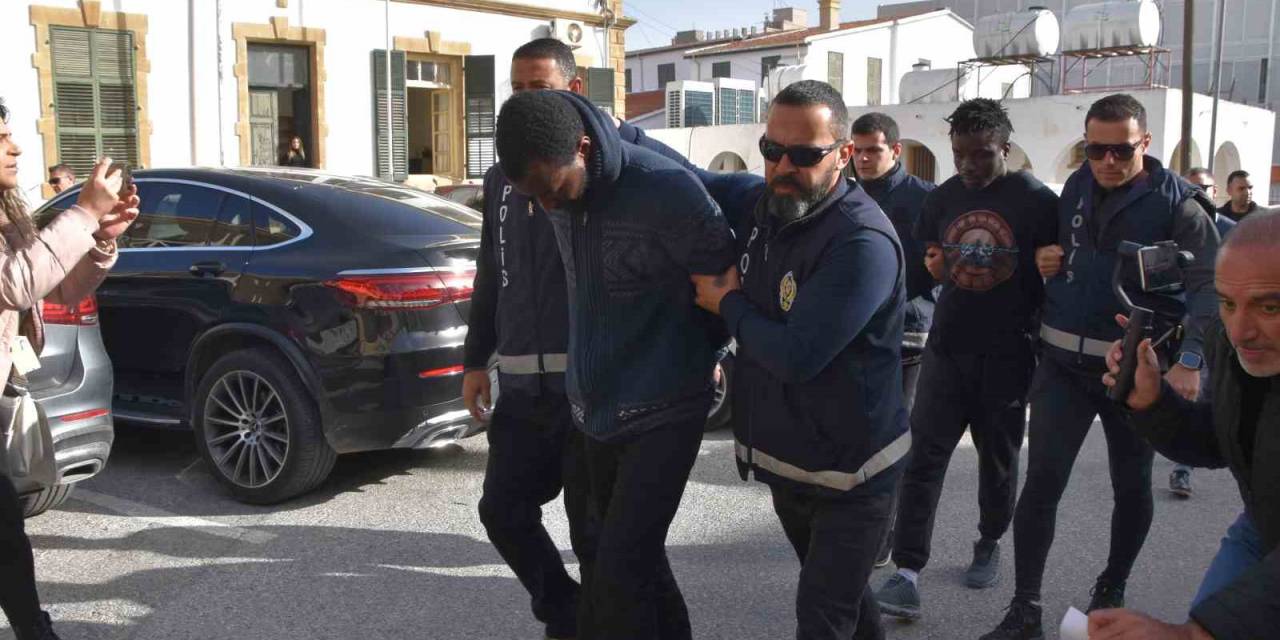 Kktc’de Döviz Bürosu Sahibini Öldüren Katil Zanlıları Hakim Karşısında