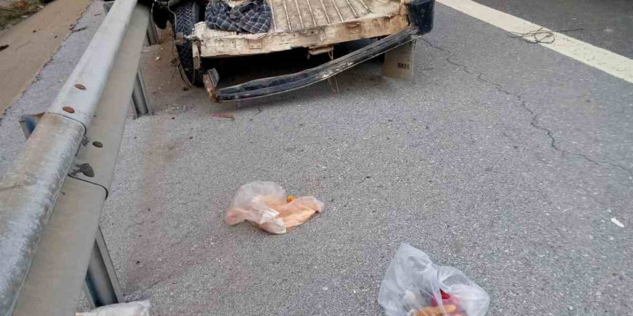 Hatay’da Can Pazarı: Tırla Çarpışan Pikabın Kasasından Yola Savruldular