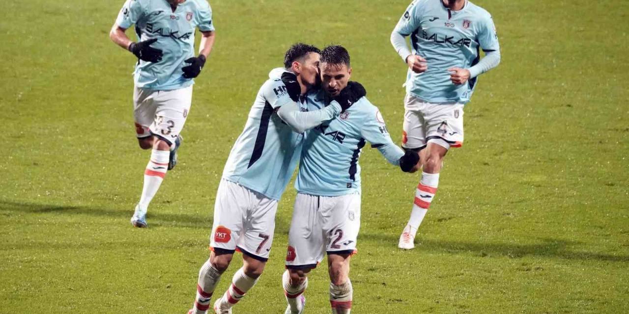 Trendyol Süper Lig: Kasımpaşa: 0 - Başakşehir: 1 (İlk Yarı)