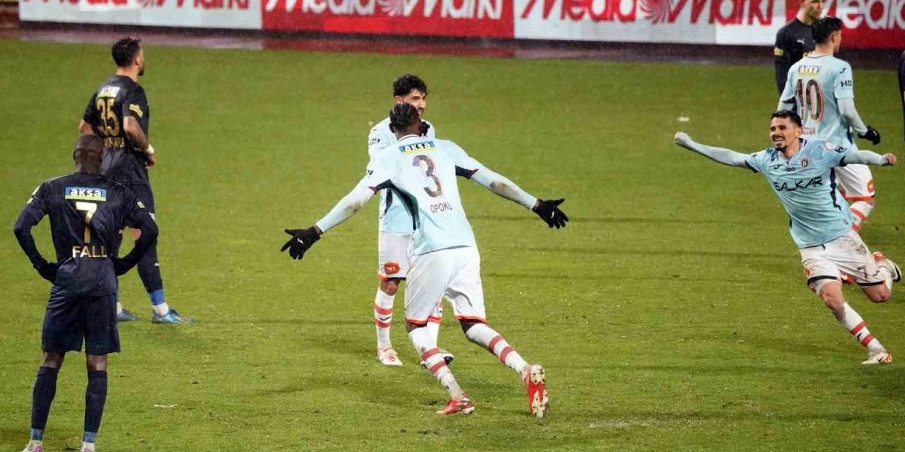Trendyol Süper Lig: Kasımpaşa: 0 - Başakşehir: 3 (Maç Sonucu)