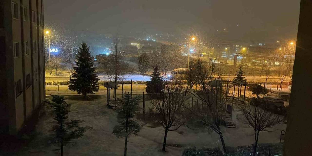 Eskişehir’de Beklenen Kar Yağışı Başladı