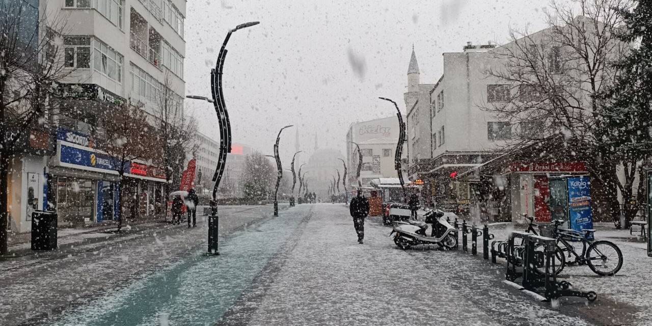 Bolu’ya Lapa Lapa Kar Yağıyor