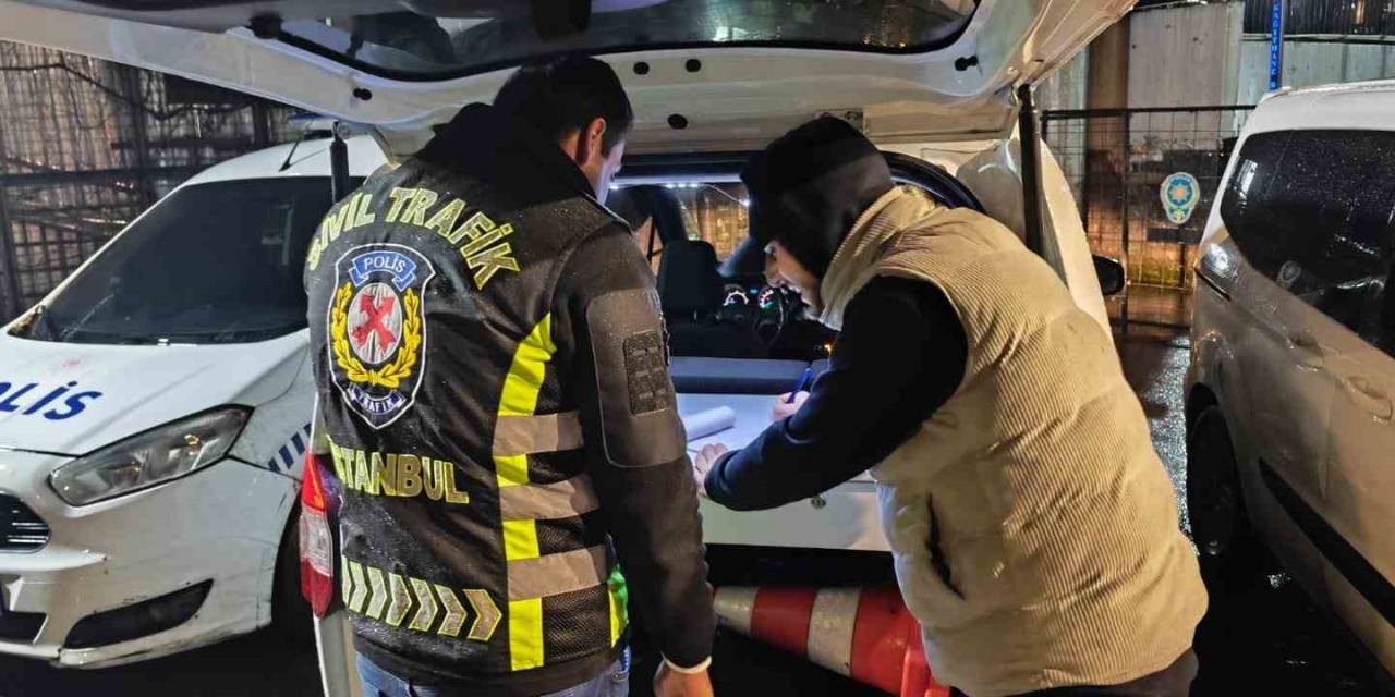 Tem Otoyolu’nda Önünü Kestiği Aracın Camını Yumruklayan Öfkeli Sürücüye Ceza Yağdı