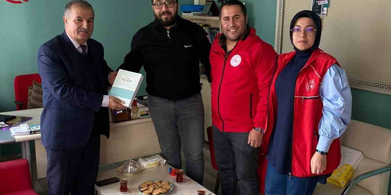 Tatvan Gençlik Merkezi Gazetecileri Unutmadı