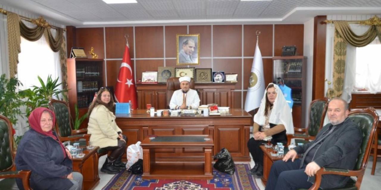 Ezan Sesinden Etkilendi, Müslüman Oldu