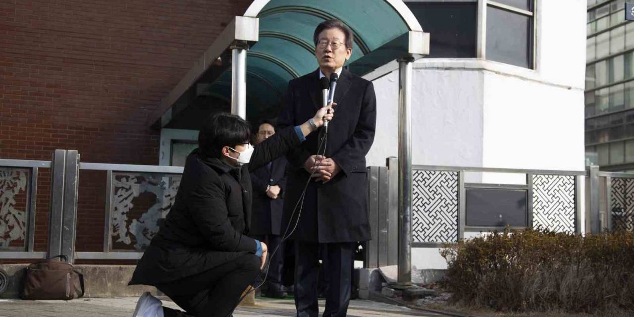 Güney Kore’de Boynundan Bıçaklanan Ana Muhalefet Lideri Taburcu Oldu