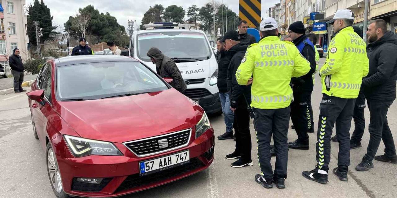 Sinop’ta Zincirleme Trafik Kazası Maddi Hasarla Atlatıldı
