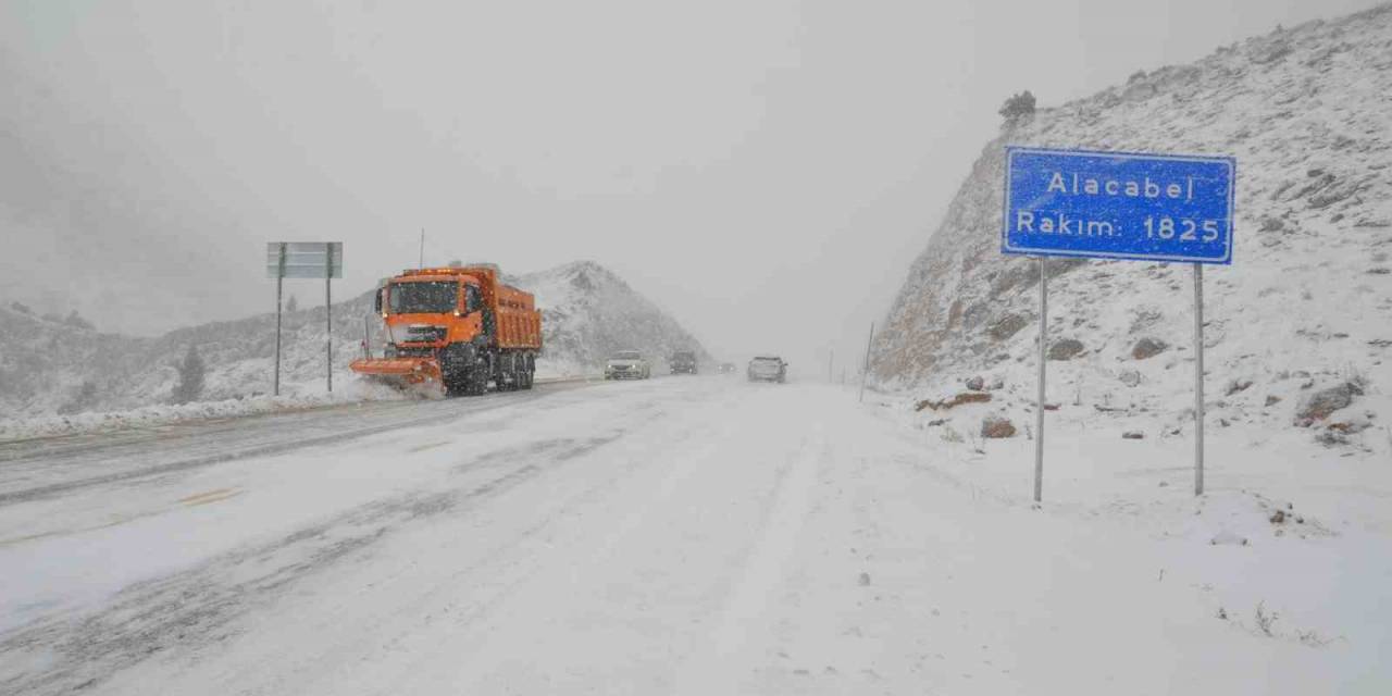 Antalya-konya Kara Yolunda Kar Yağışı Başladı