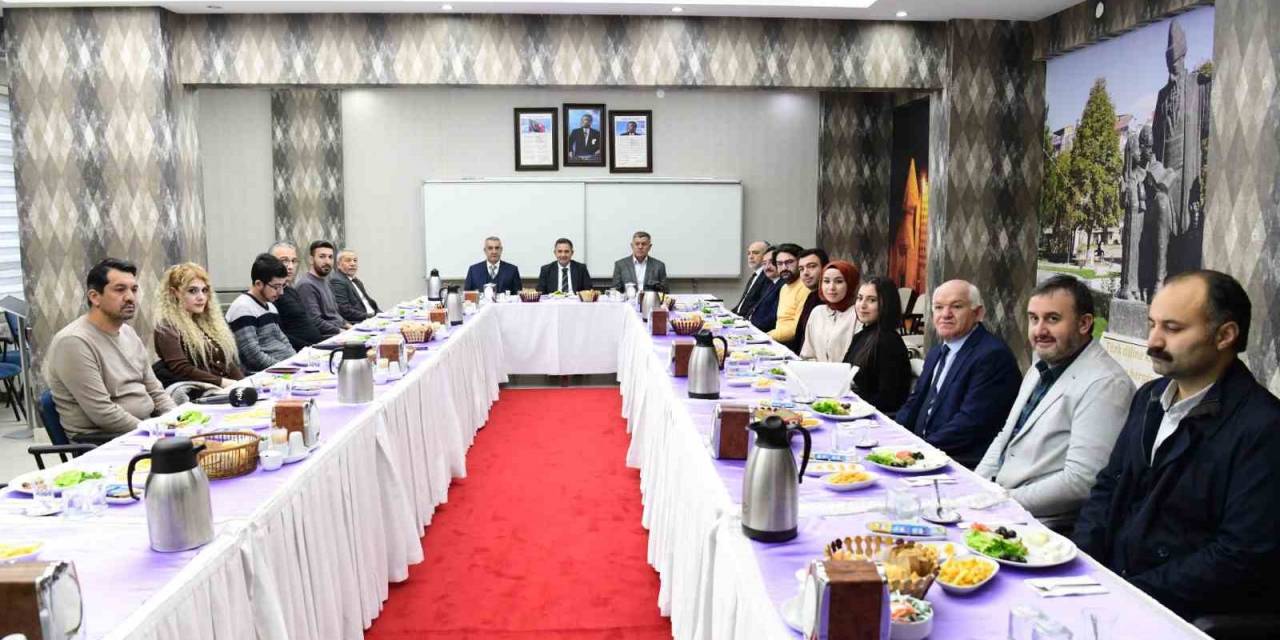 Kırşehirli Gazeteciler, Deprem Şehidi Gazetecileri Unutmadı