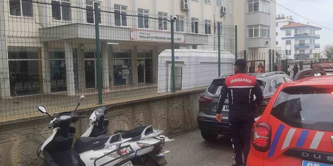 Jandarma’dan Okul Çevrelerinde Güvenlik Uygulaması