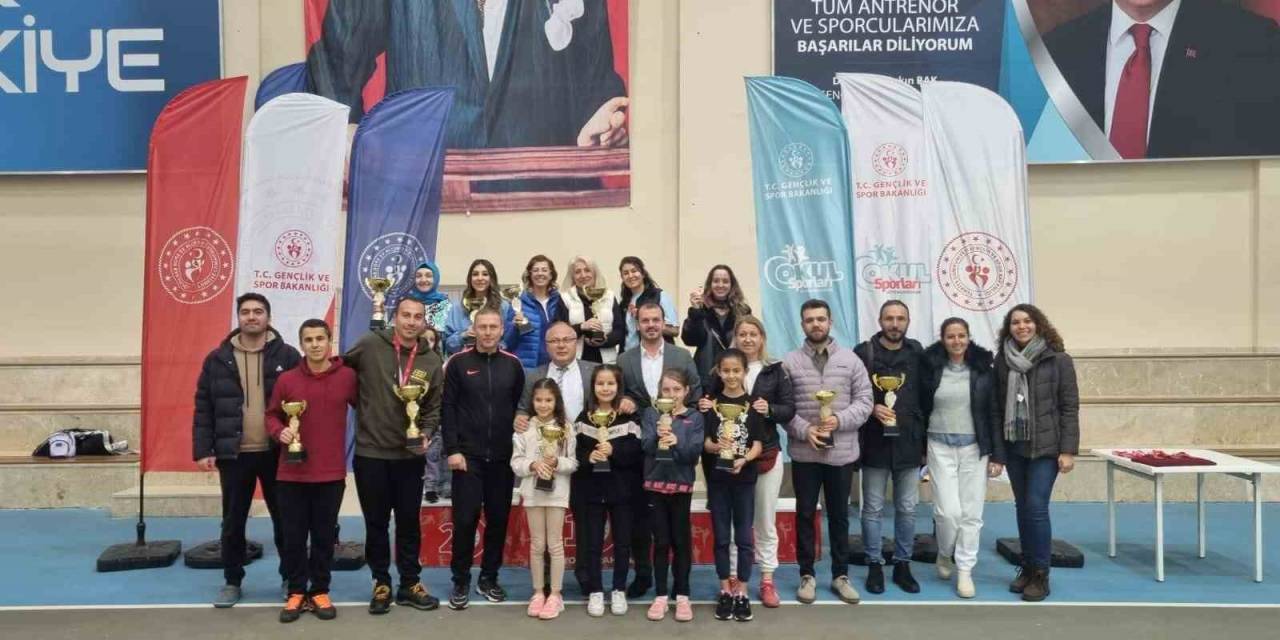 Afyonkarahisar’da 6 Farklı Kategoride Yapılan Tenis Turnuvası Sona Erdi