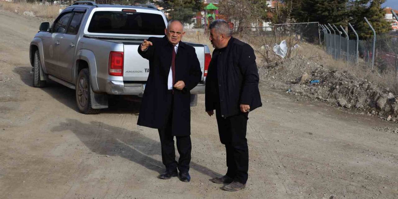 Yahyalı’da Karacatepe Camii’nin Çevre Düzenlemesi Yapılıyor