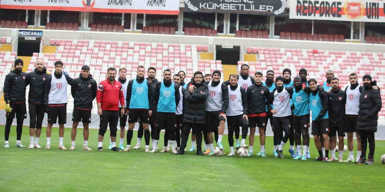 Sivasspor Gazeteciler Gününü Kutladı