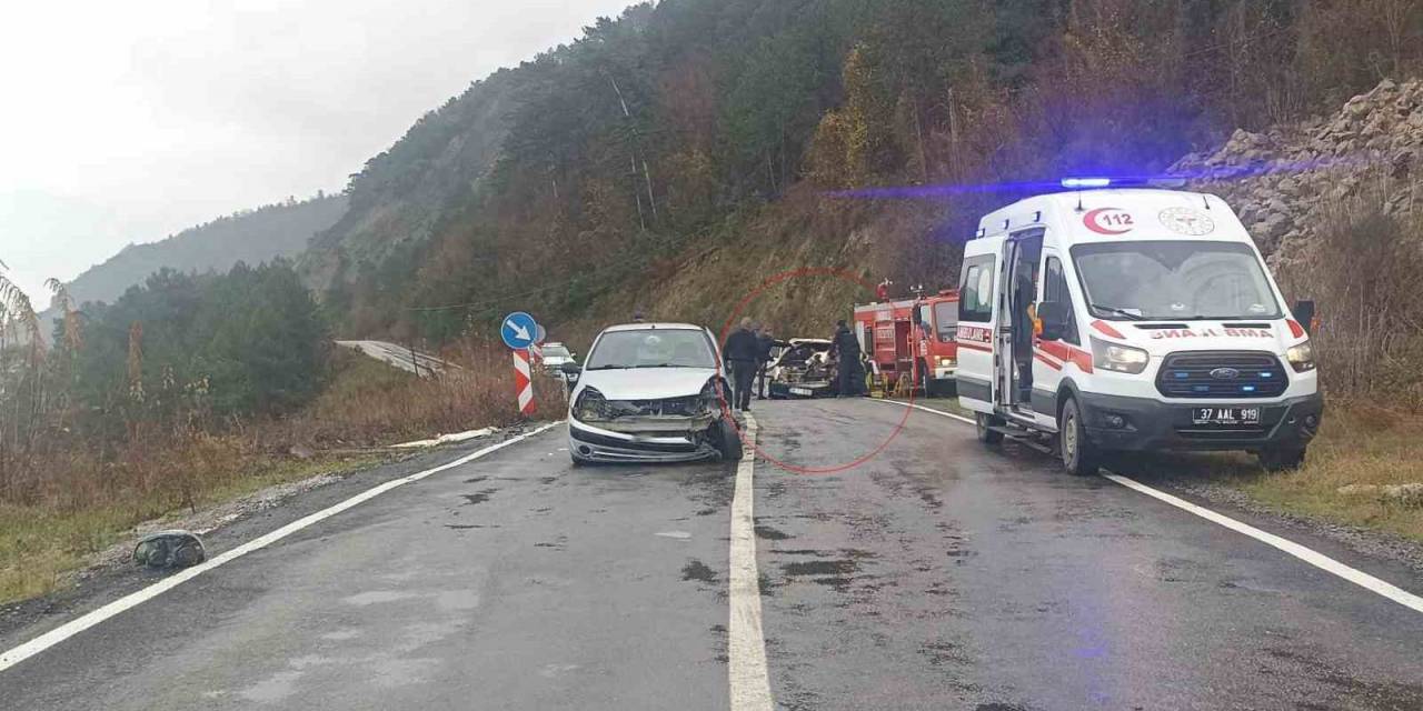 Kaza Yapan Otomobil Hurdaya Döndü: Sürücüyü İtfaiye Kurtardı