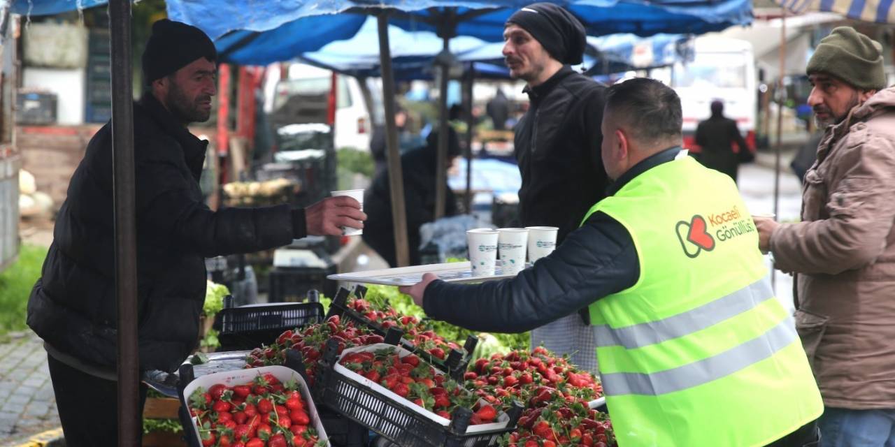 Soğuk Kış Gününde Esnafa Çorba İkramı