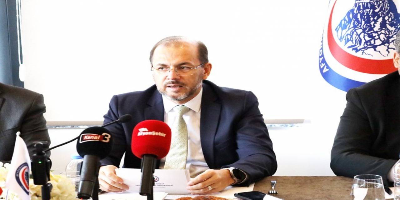 Rektör Okumuş’tan ‘Torpil’ Konusunda Açıklama: “Diş Hekimliği Fakültesi’nden Randevu Almak İçin Torpil Yaptırıyorum”