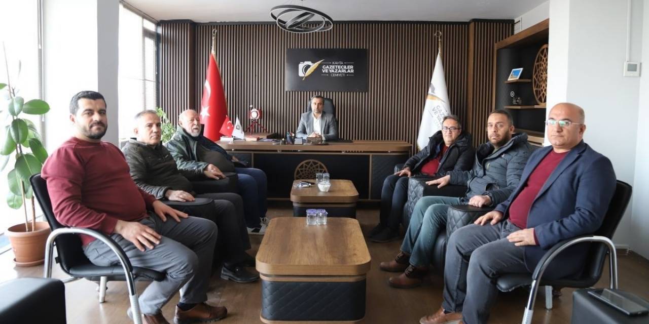 İşeri: “Gazeteciler Günü Buruk Geçiyor”