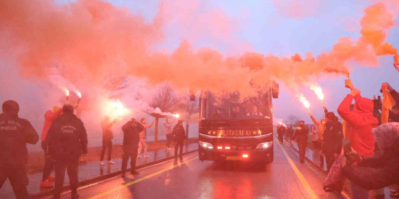 Galatasaray Kafilesine Sivas’ta Coşkulu Karşılama