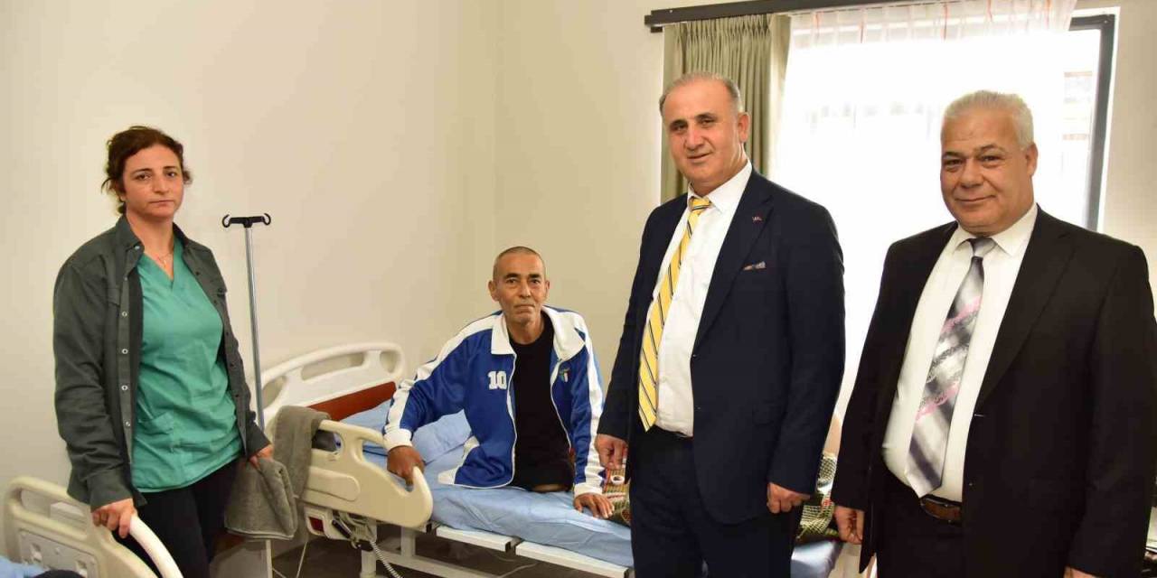 Başkan Kaya, Koca Çınarları Unutmadı