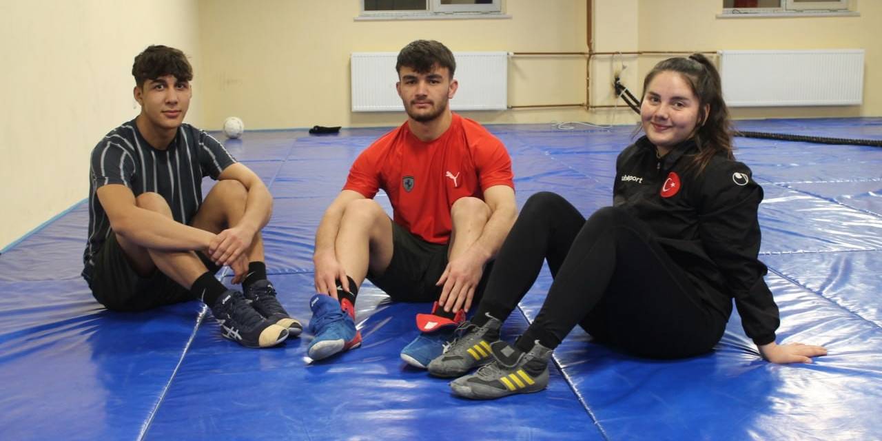 Bayburt’tan Yürekleri Isıtan Dostluk Örneği: Aynı Üniversiteyi Aynı Bölümü Kazanıp Aynı Spor Branşına Gönül Verdiler