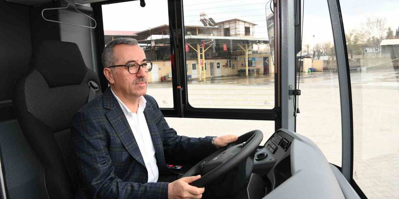 Kahramanmaraş Büyükşehir Belediyesi 10 Yeni Hibrit Otobüsle Toplu Taşımada Standardı Artırıyor