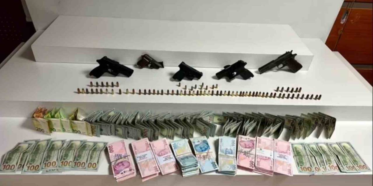 Maltepe’de Ruhsatsız Silah Ticareti Operasyonu