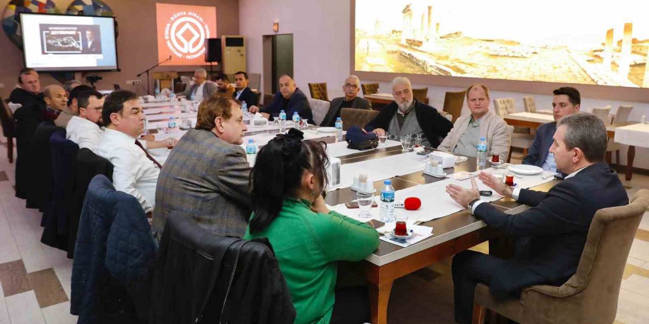 Başkan Koştu, Gazetecilerle Buluştu