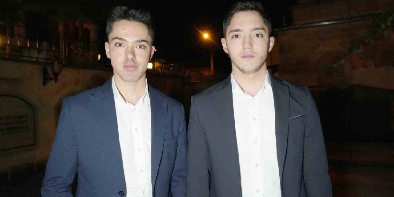 Çocukluklarından Beri Hiç Ayrılmayan İkiz Kardeşleri, Askerlikte De Ayıramadı