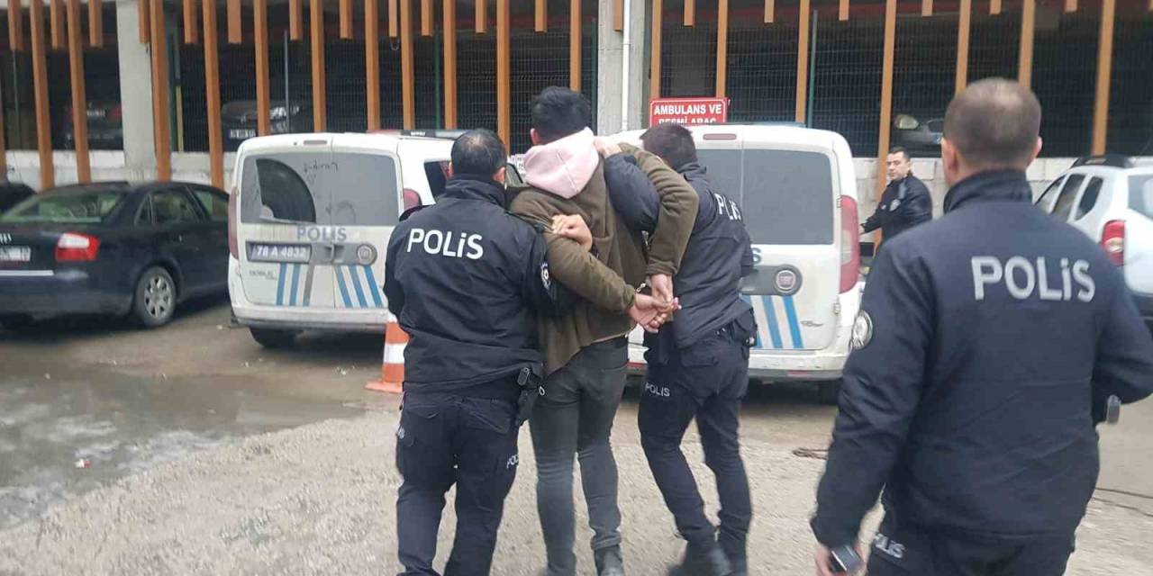 Cezaevine Girmemek İçin İstediği Olmayınca Hastaneyi Karıştırdı
