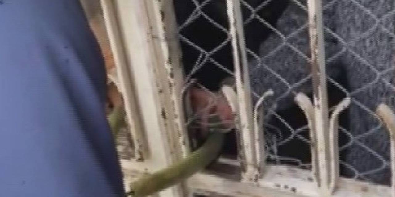 Asma Kilidin Anahtarın Kaybeden Yaşlı Kadın Evinde Mahsur Kaldı