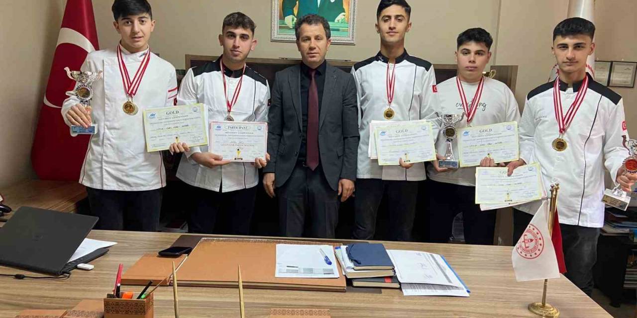 Karacabey’in Genç Aşçıları Türkiye Şampiyonu Oldular