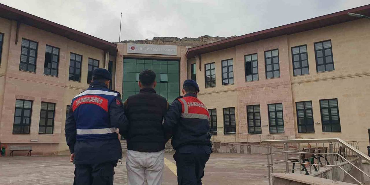 Uyuşturucu Taciri Jandarmadan Kaçamadı