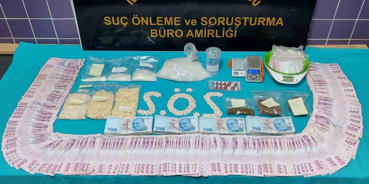 Bursa’da Uyuşturucu Operasyonu : 624 Gram Metamfetamin Ve Çok Sayıda Uyuşturucu Ele Geçirildi