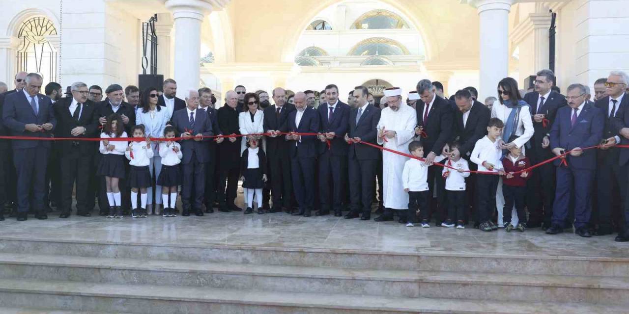 Cumhurbaşkanı Yardımcısı Yılmaz: "(Caminin) Birleştirici Bir Anlam Taşıyacağına İnanıyorum”