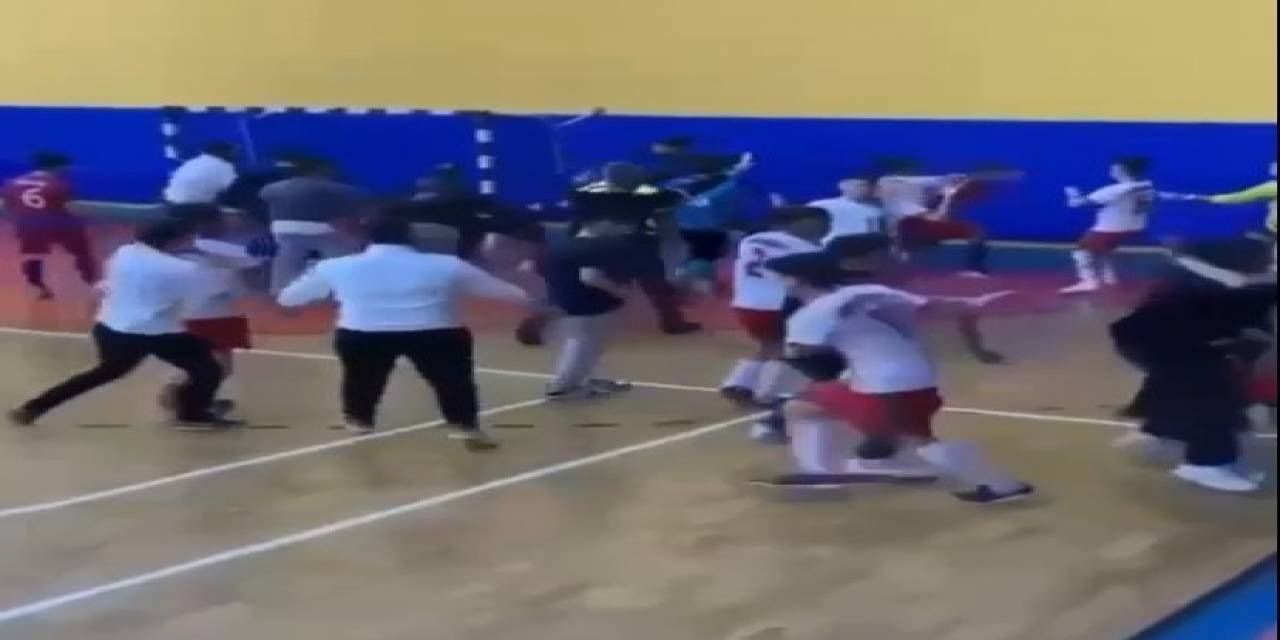 Futsal Müsabakası Meydan Kavgasına Döndü