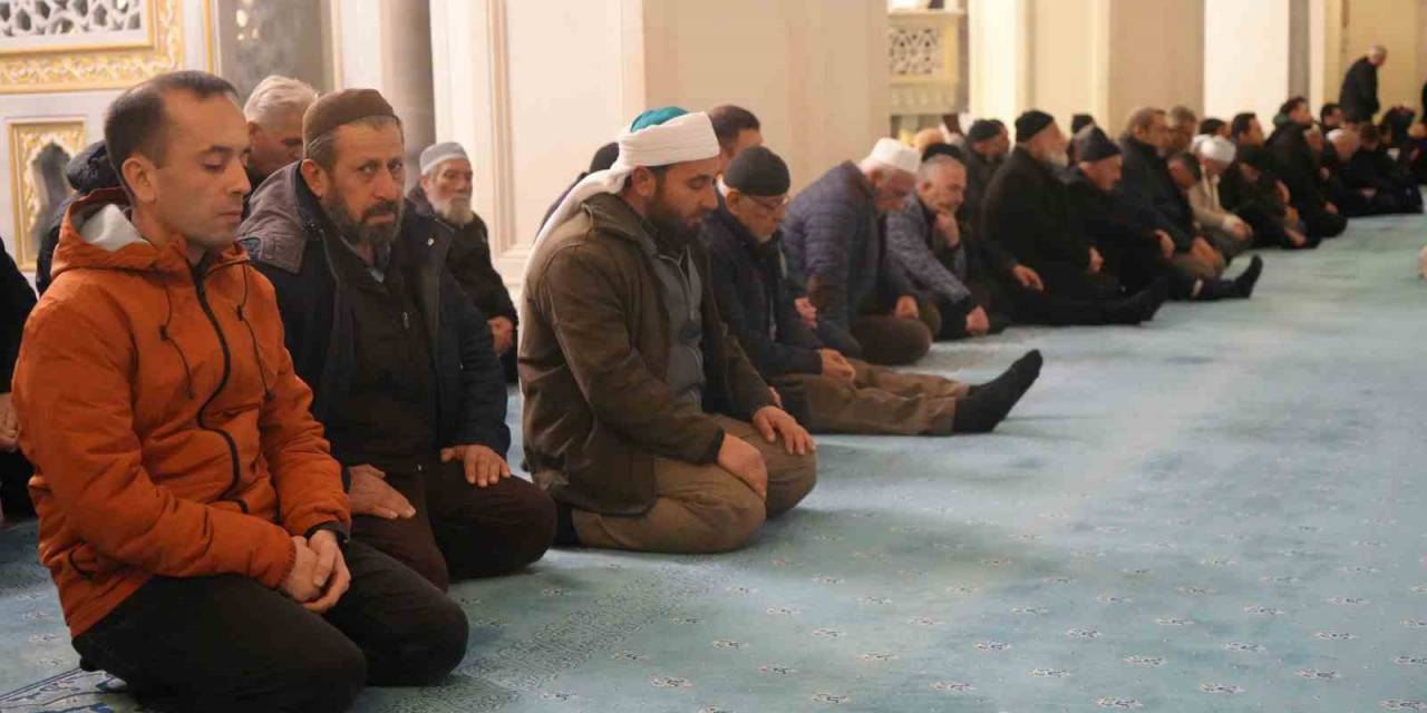 Kırıkkale’de Regaip Kandili İdrak Edildi