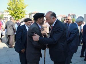 Bartın Valisi Azizoğlu Gazilerle Yemekte Buluştu