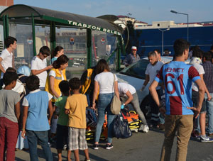 Rize'den Trabzon'a Giderken Otobüs Durağına Daldı 3 Yaralı