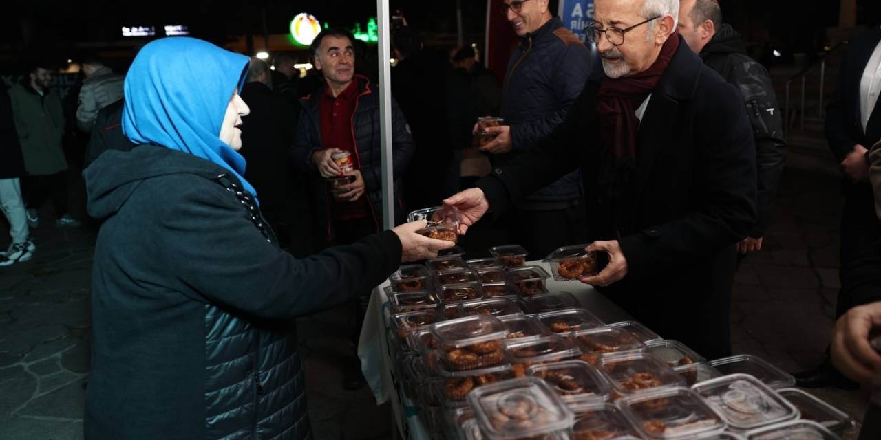 Nilüfer Belediyesi’nden Kandil Simidi İkramı