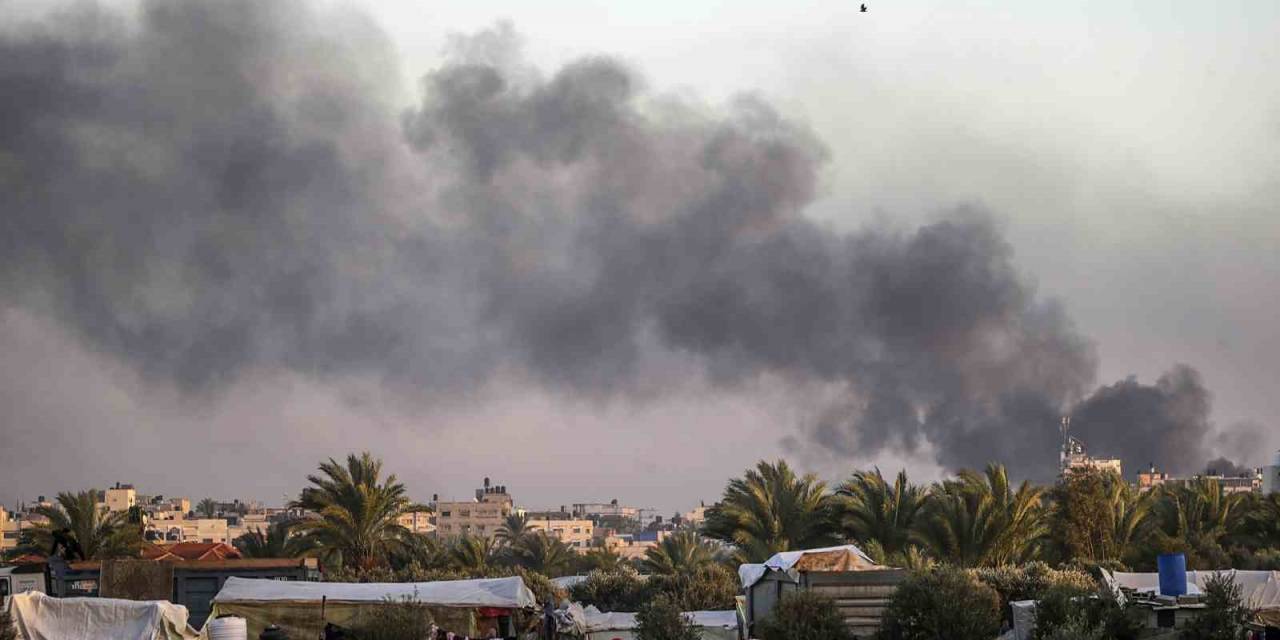 İsrail Gazze Şeridi’nde Yerleşim Bölgelerini Vurdu: 44 Ölü