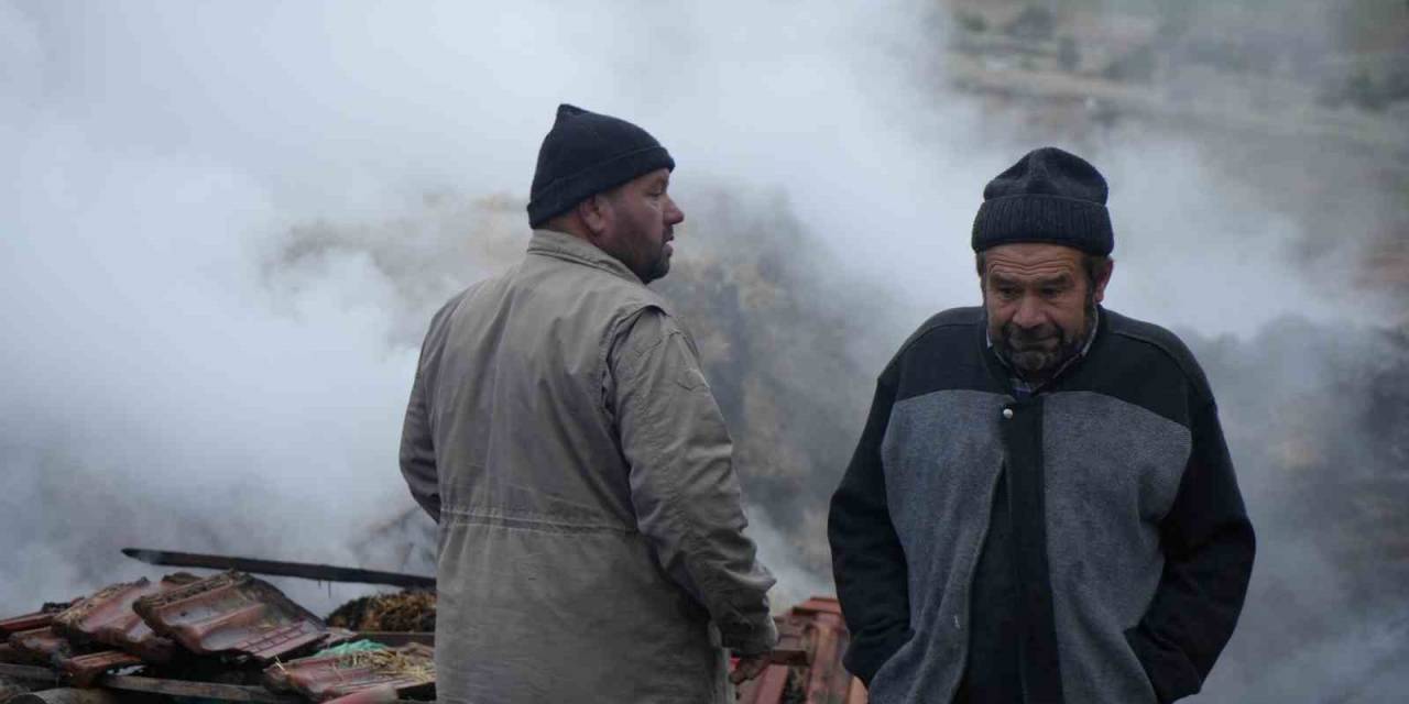 Kırıkkale’de Ahır Ve Samanlık Yandı