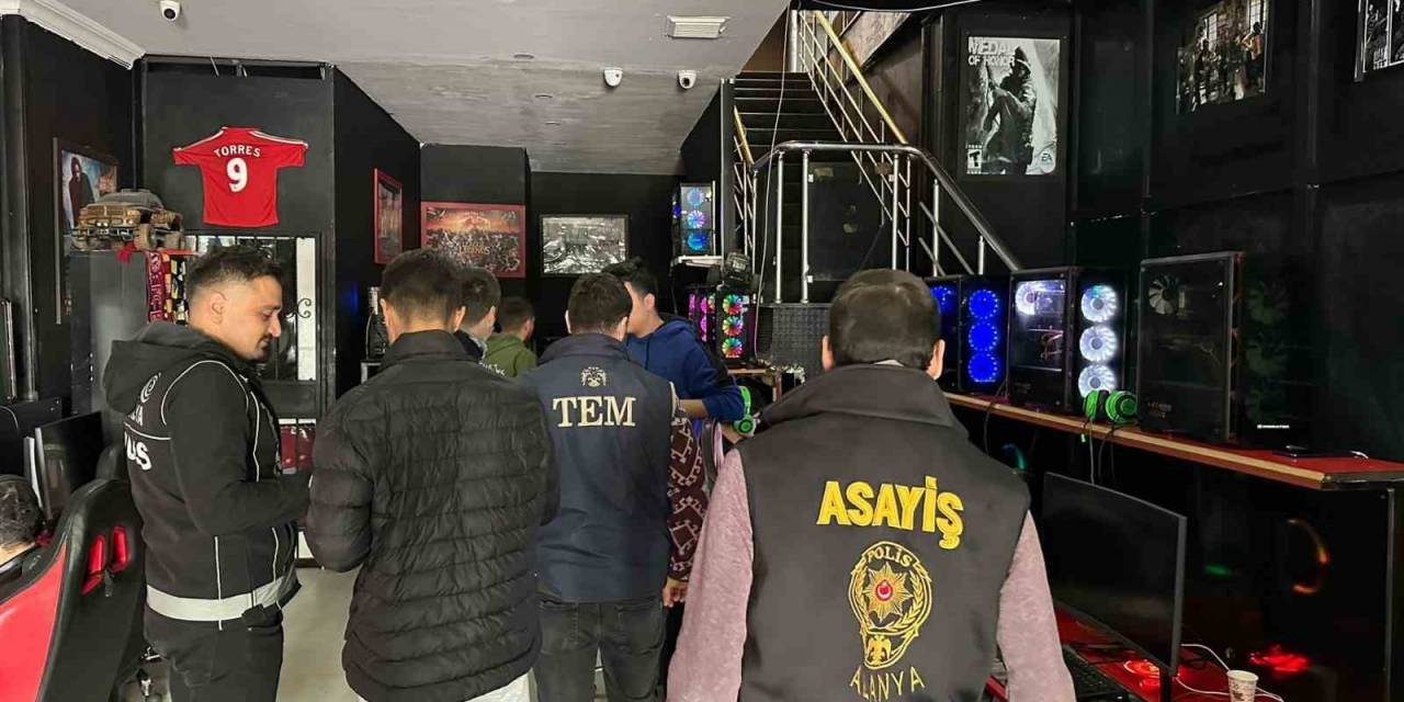 Alanya’da Okul Servis Araçları Ve Okul Çevrelerinde Denetim