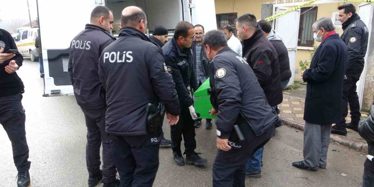 18 Yaşındaki Genç Evinde Ölü Bulundu