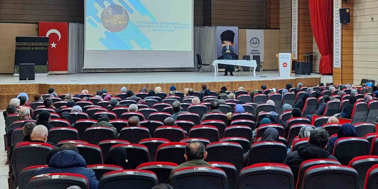 Erzincanlı Umrecilere Eğitim Semineri