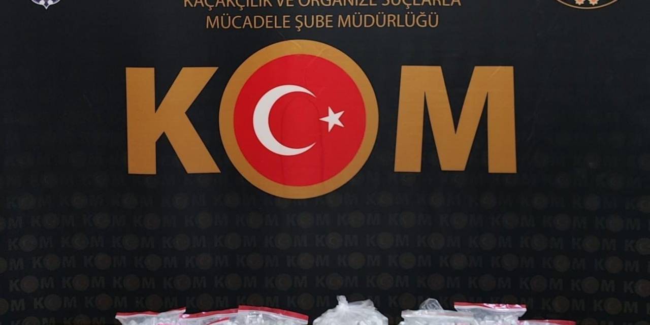 Yolcu Otobüsünde 2 Bin 296 Adet Botoks İlacı Ele Geçirildi