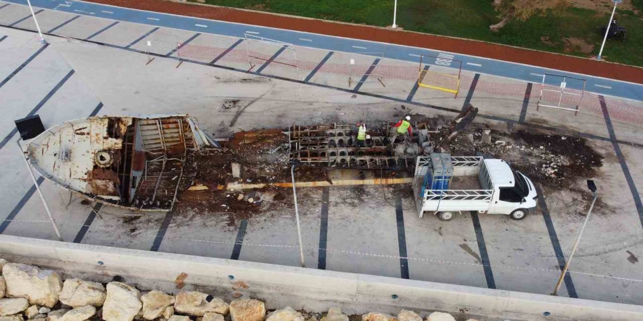 Kıbrıs Barış Harekatı’nda Görev Alan Savaş Gemisi Ömrünü Tamamladı