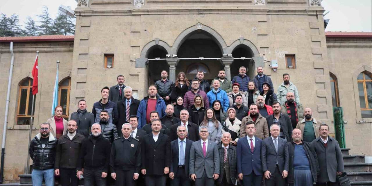 Vali Çelik: "Demokratik Bir Ülkenin Vazgeçilmez Unsurlarından Birisi De Kuşkusuz Bağımsız Basındır"