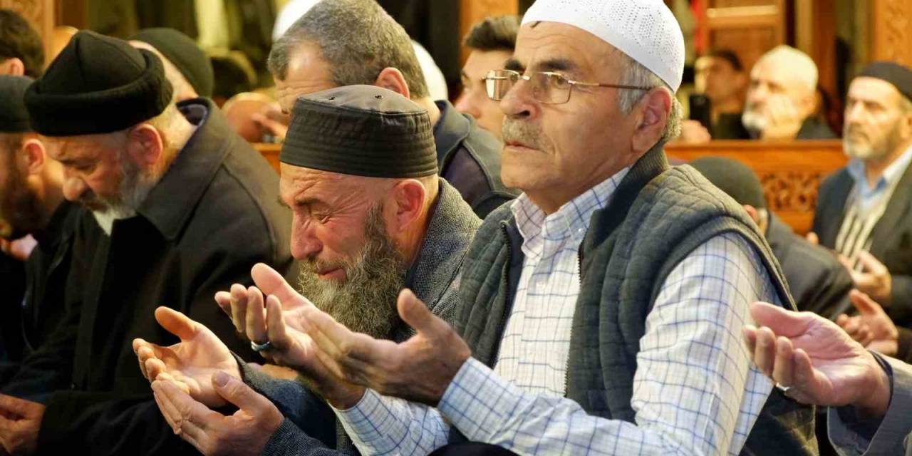 500 Yıllık 1001 Hatim Geleneğinin Duası Gerçekleştirildi